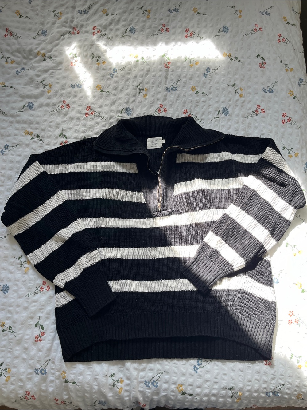 Orta Black and white Ribbed Zip-Up Sweater